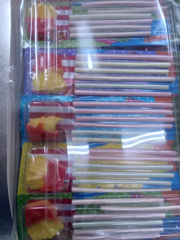 حلوى صمغية مع بودرة حلوى