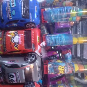 2026/02/JPEG_20260215_170456_8500939488885664525-scaled.jpg حلوى لعبة السيارات