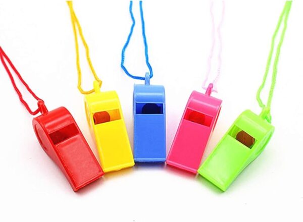 صفارات بلاستيك